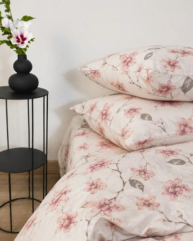 Blush Floral Printed Cotton Reversible Quilt Cover Set – 7 Pcs