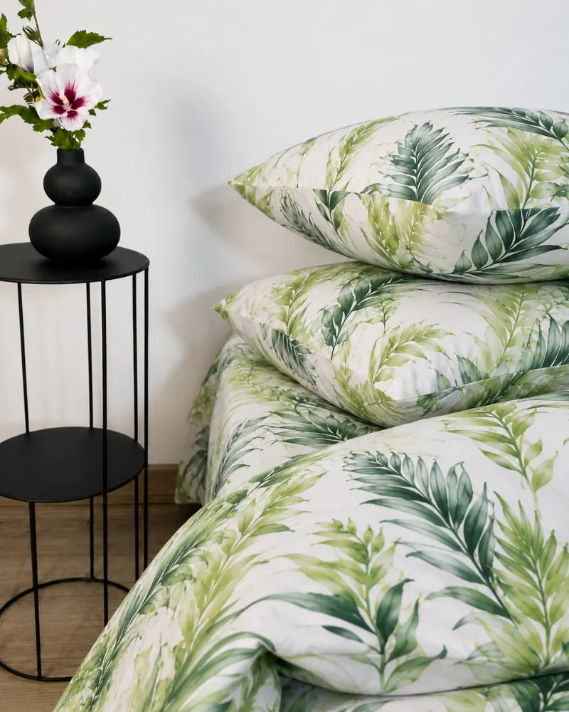Tropical Leaf Satin Reversible Quilt Cover Set – 7 Pcs
