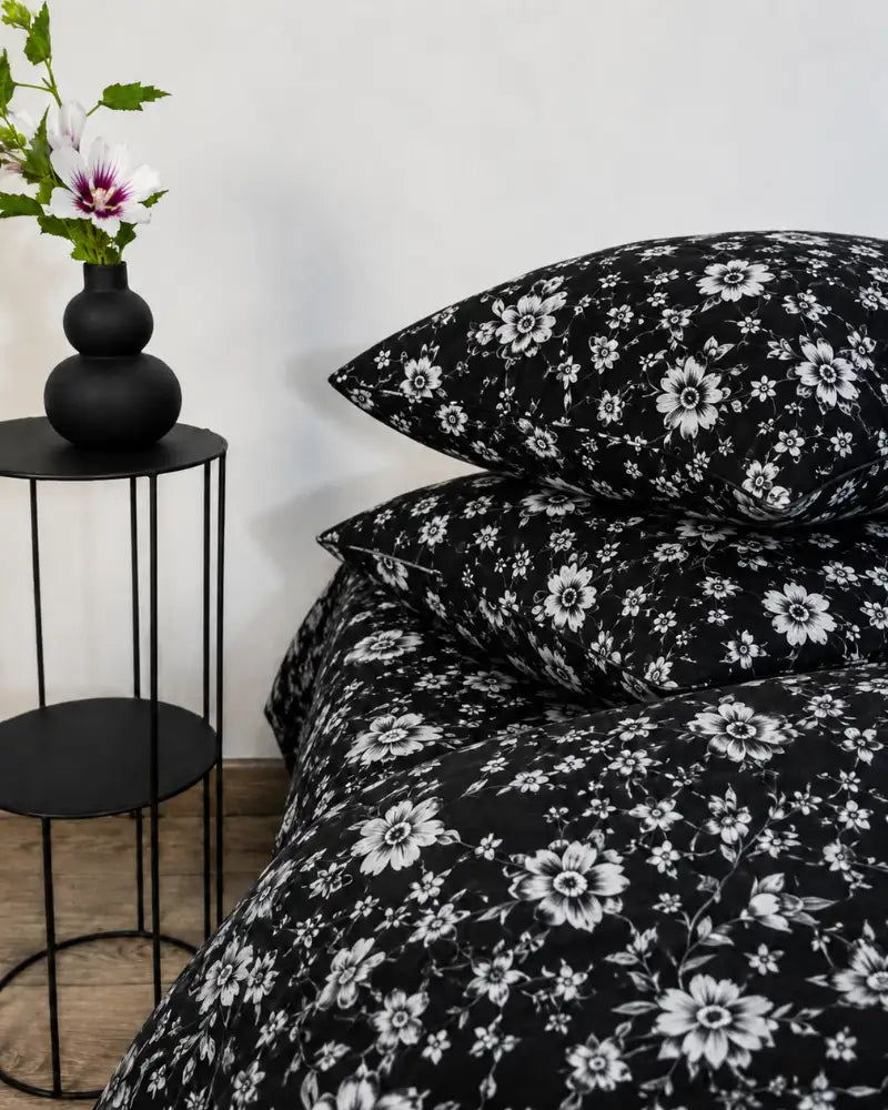 Monochrome Stripe Reversible Quilt Cover Set – 7 Pcs
