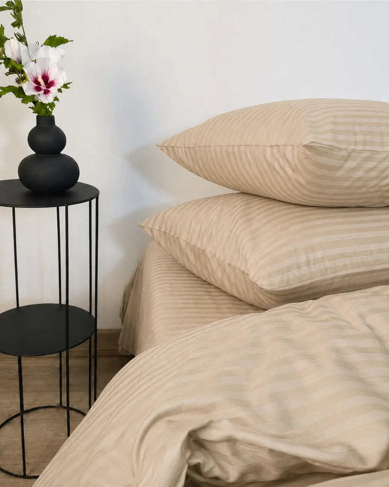 Elegant Skin Stripe Quilt Cover Set – 7 Pcs